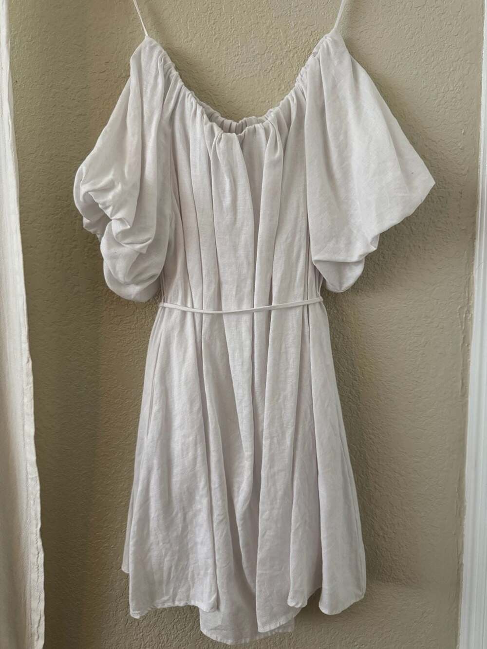 DISSH White Linen Puff Sleeve Off-Shoulder Mini Dress
